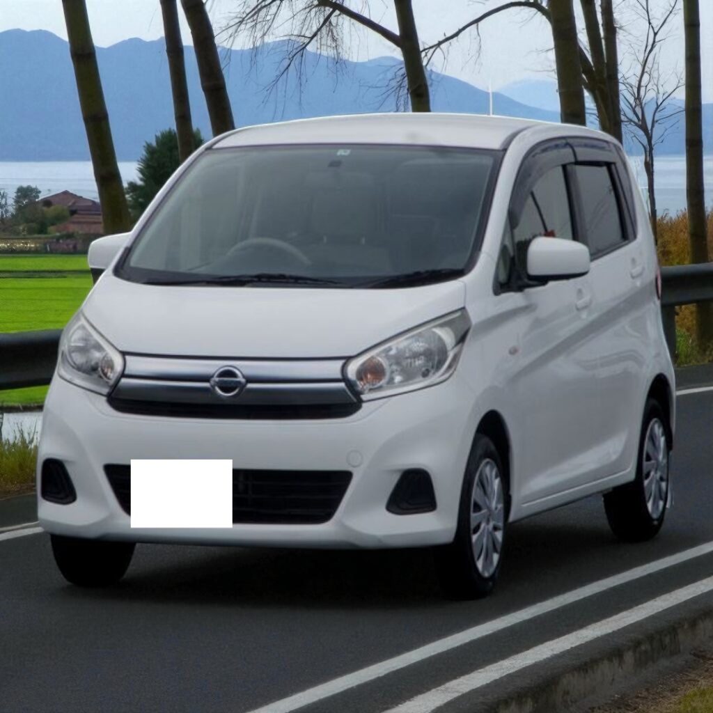 令和７年　 日産　デイズ 　7600㌔