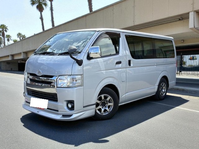 平成28年 　トヨタ　ハイエース　dx　180000㌔