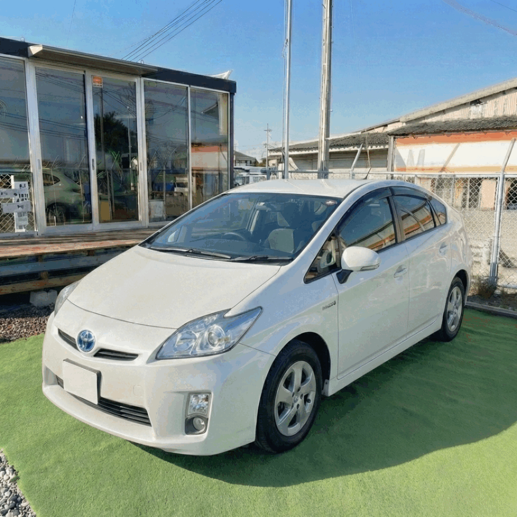 平成27年 トヨタ　プリウス　S　66000㌔