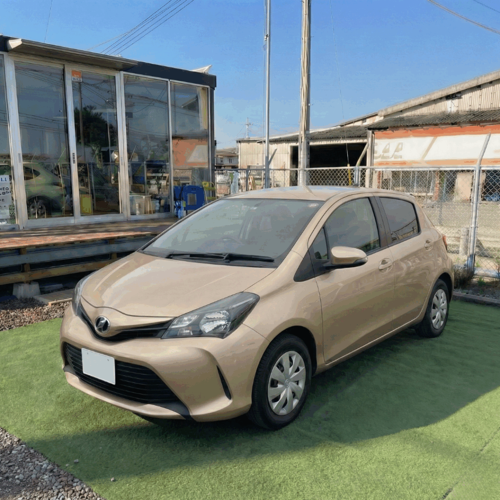平成26年 トヨタ　ヴィッツ　1.0F　　35000㌔